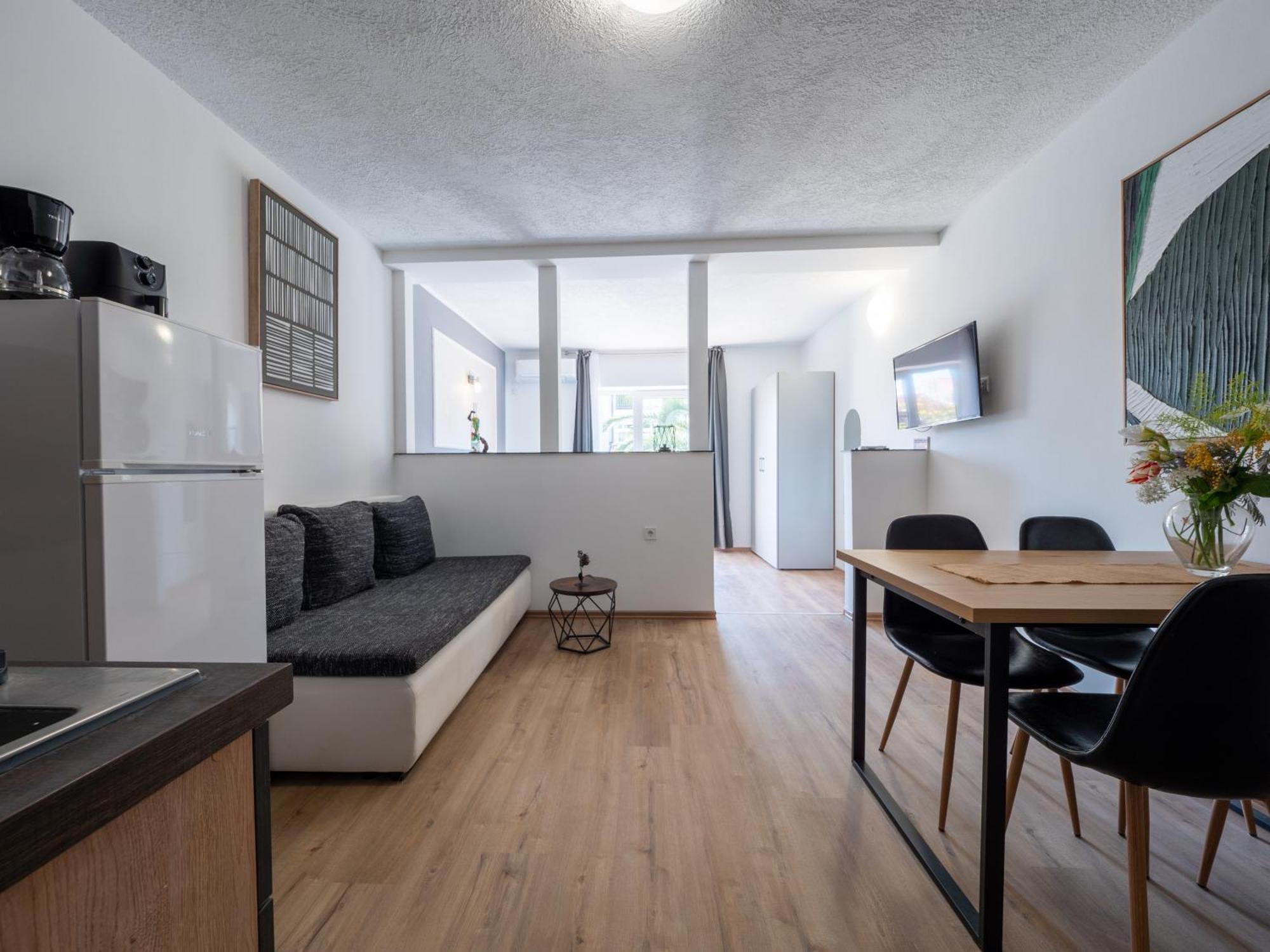 PUY Cozy Apartment With Breakfast On Request 1 מראה חיצוני תמונה